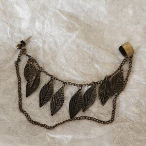 Claire's Decorative Bronze Leaf Ear Cuff